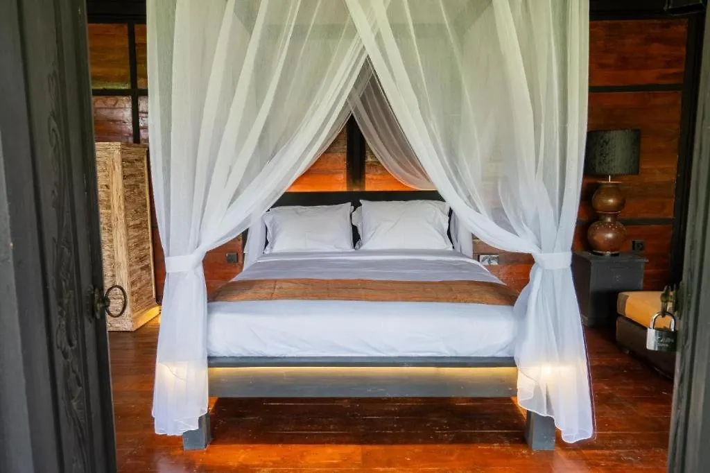 Joglo Villa Near The Beach Canggu